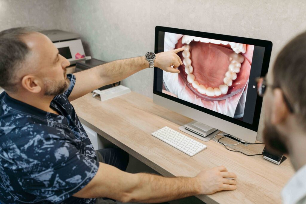 Implantes dentales en Bétera para recuperar la funcionalidad de tu sonrisa